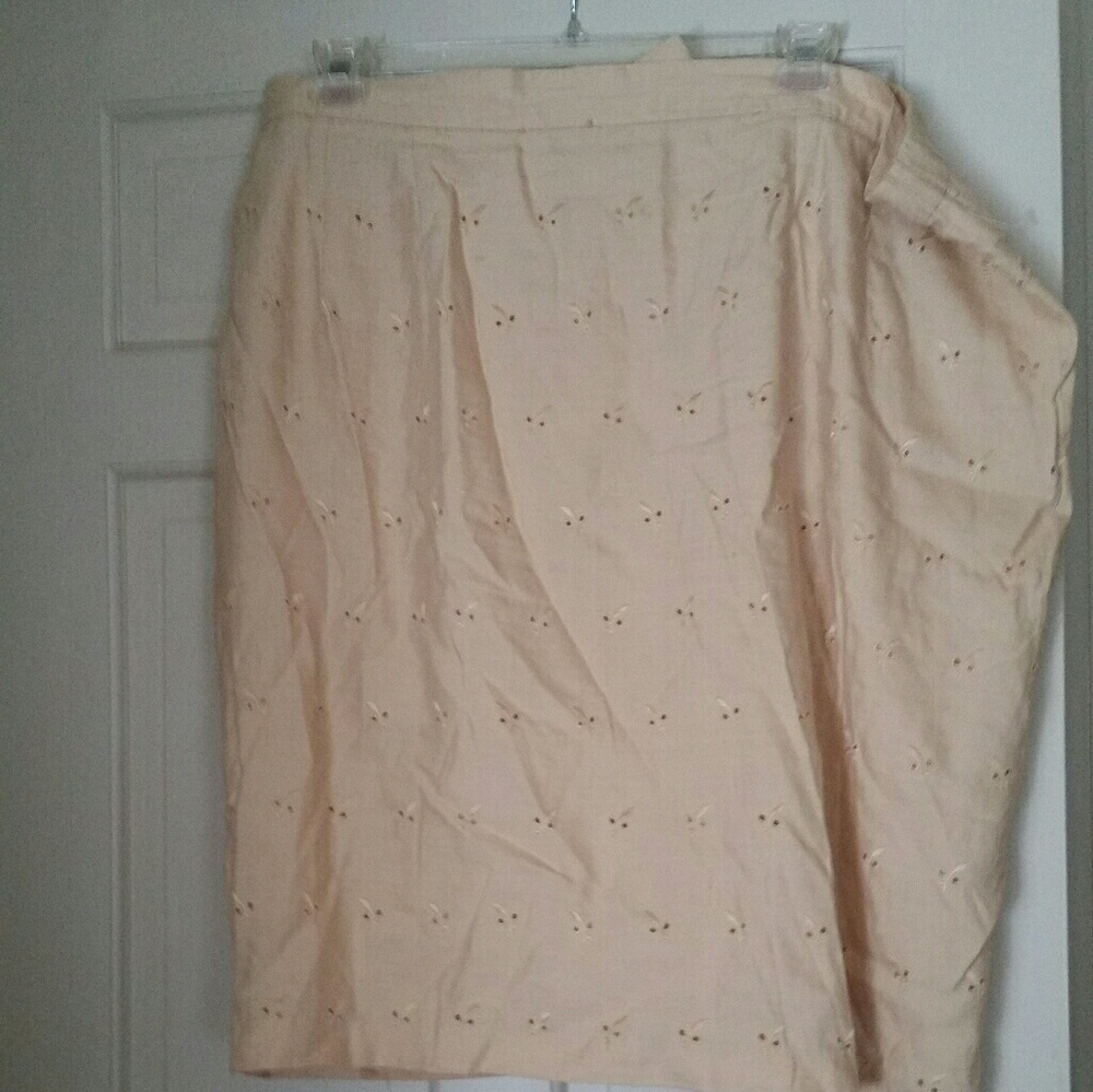 Appraisal Plus Cream Eyelet Lines Skirt Sz 24